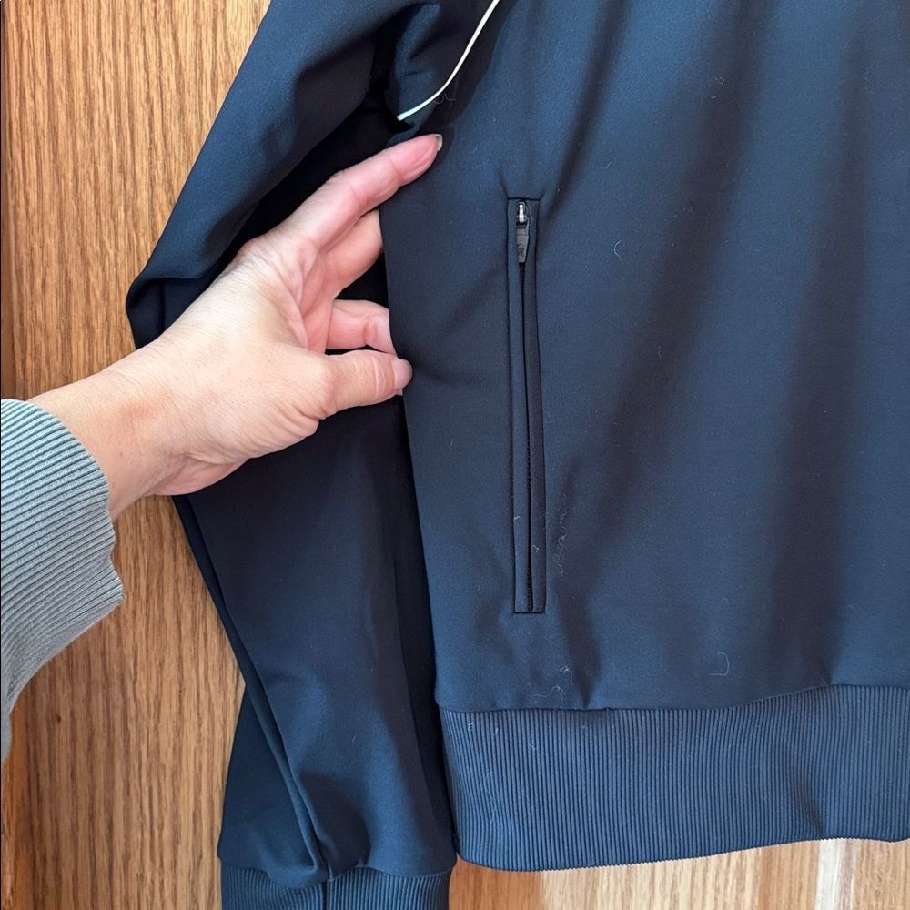 GOOD AMERICAN Performance Jacket - Picture 3 of 10